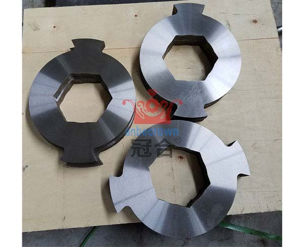 工業(yè)固廢撕碎機(jī)生產(chǎn)中的安全防護(hù)出了問(wèn)題怎么辦？